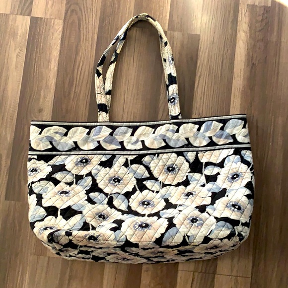 Black and white Vera Bradley tote - Picture 1 of 3
